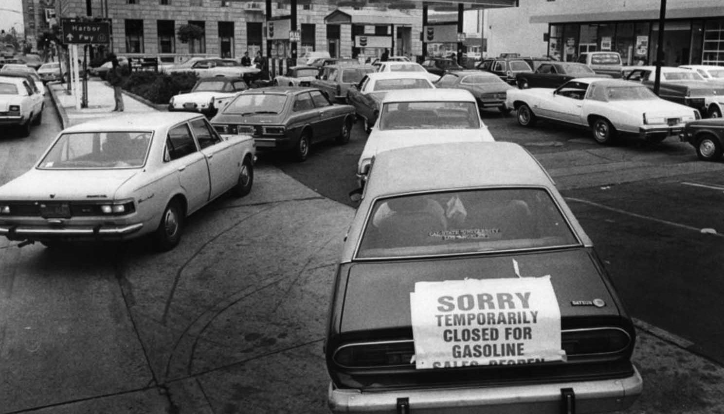 Picture This: Long, Long Gas Lines and Gas Rationing in L.A. - LAST ONE